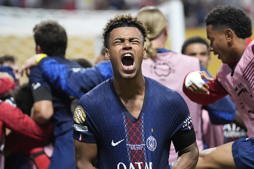 9명 뛴 PSG 4강행… “레알 나와 !”
